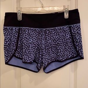 EUC Lululemon Run Times short - size 10